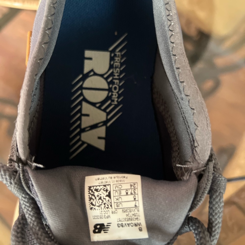 New Balance - Picture 6 of 6